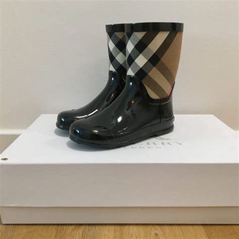 burberry gummistiefel günstig|Burberry clothing website.